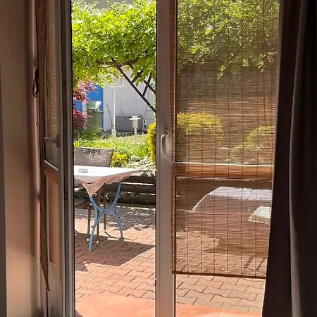 White Garden בית אירוח *