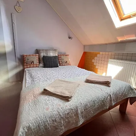 White Garden בית אירוח *