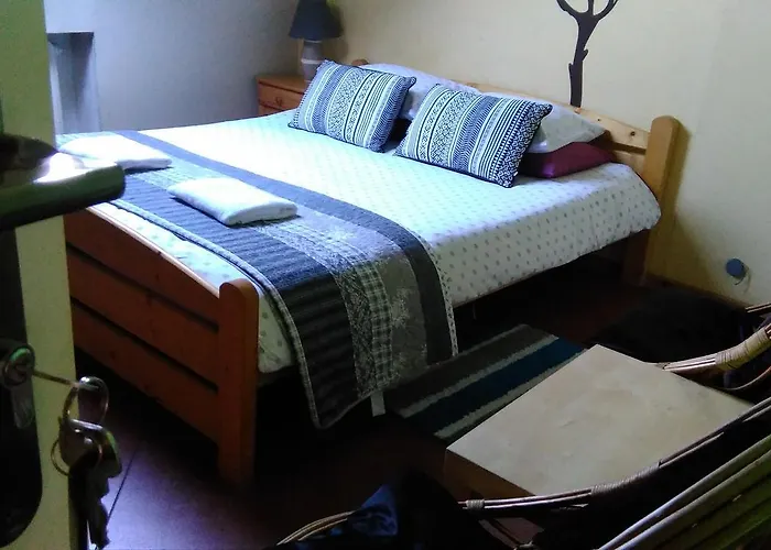 Проживание в семье White Garden